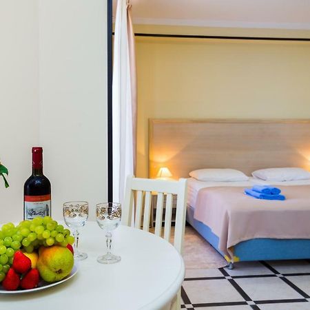 Bmg Hotel Soukhoumi Extérieur photo