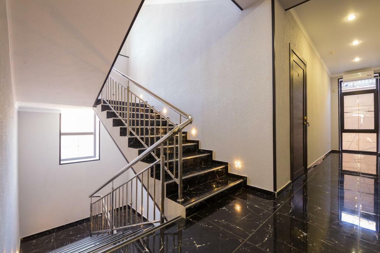 Bmg Hotel Soukhoumi Extérieur photo