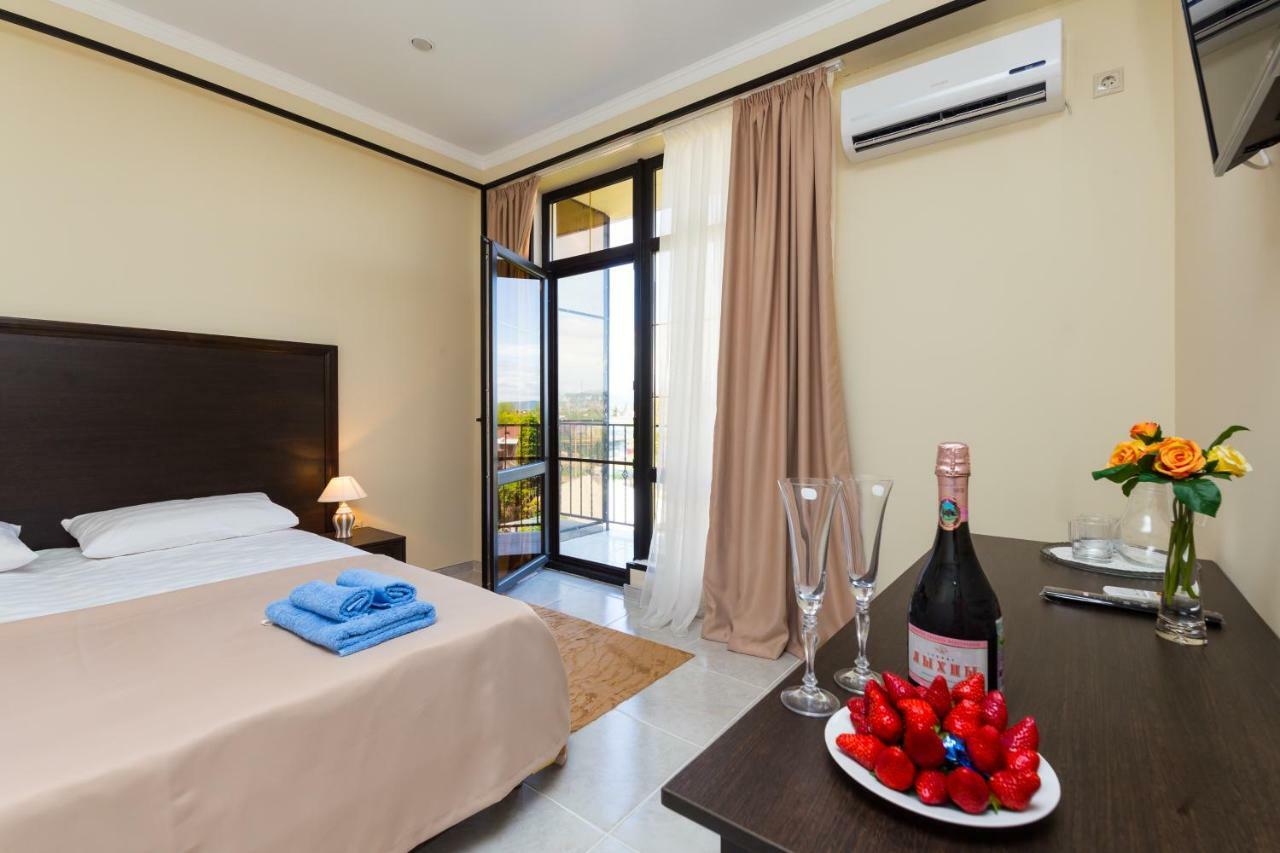 Bmg Hotel Soukhoumi Extérieur photo