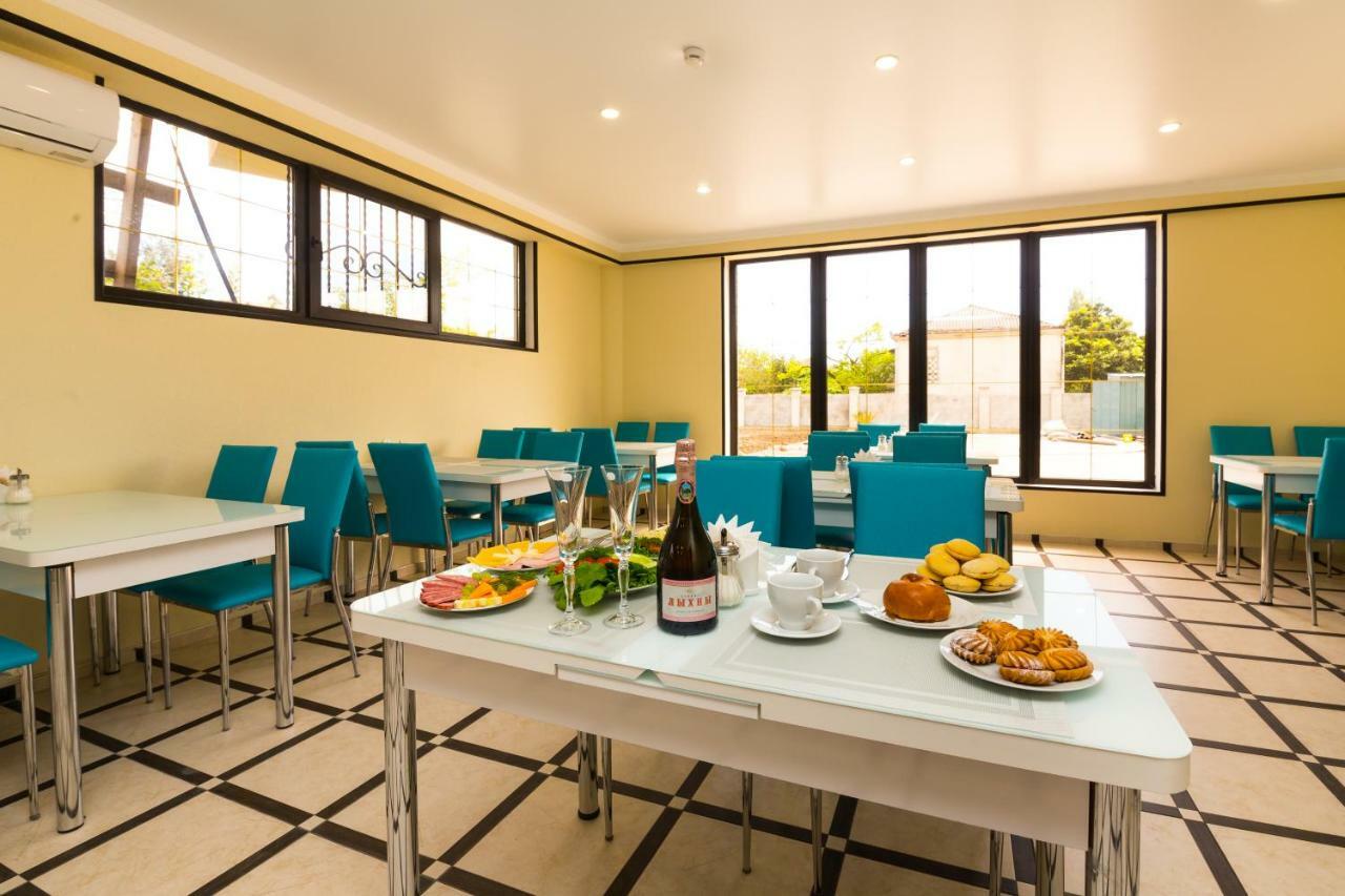 Bmg Hotel Soukhoumi Extérieur photo