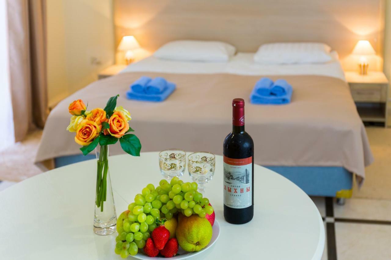 Bmg Hotel Soukhoumi Extérieur photo